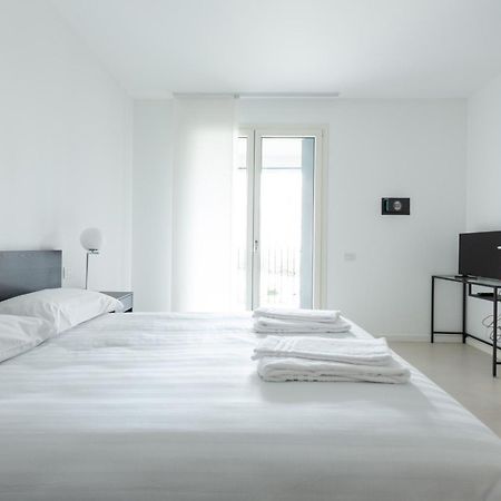 Porta Nuova Bright And Roomy Flat Milaan Buitenkant foto